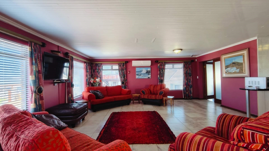 7 Bedroom Property for Sale in Bayview Western Cape